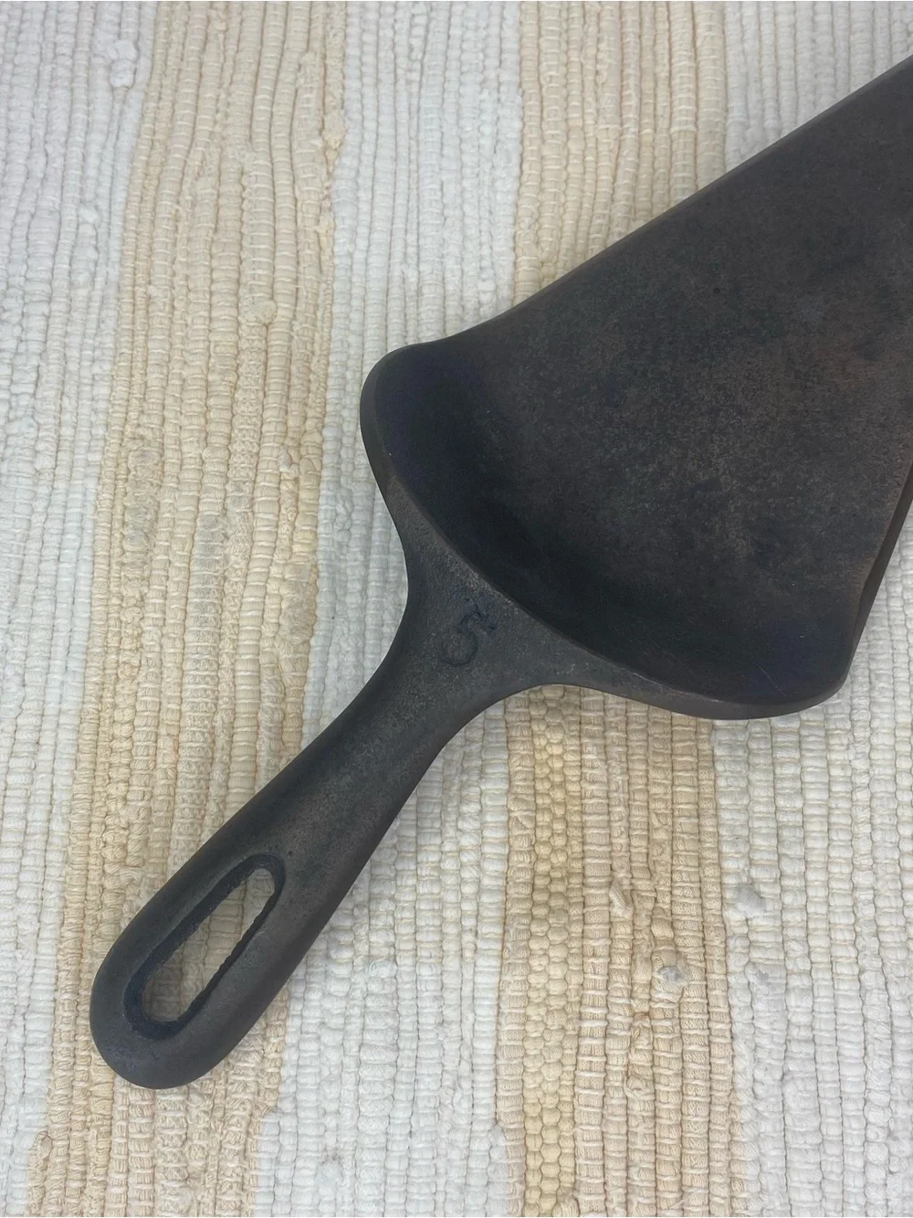 Unbranded vtg cast
